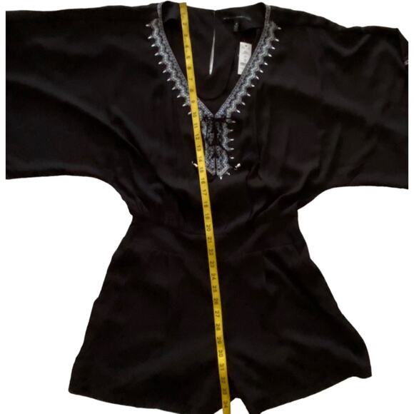 White House Black Market 10 Romper Shorts Resort Embroidered Boho Kimono Sleeve - Picture 12 of 16